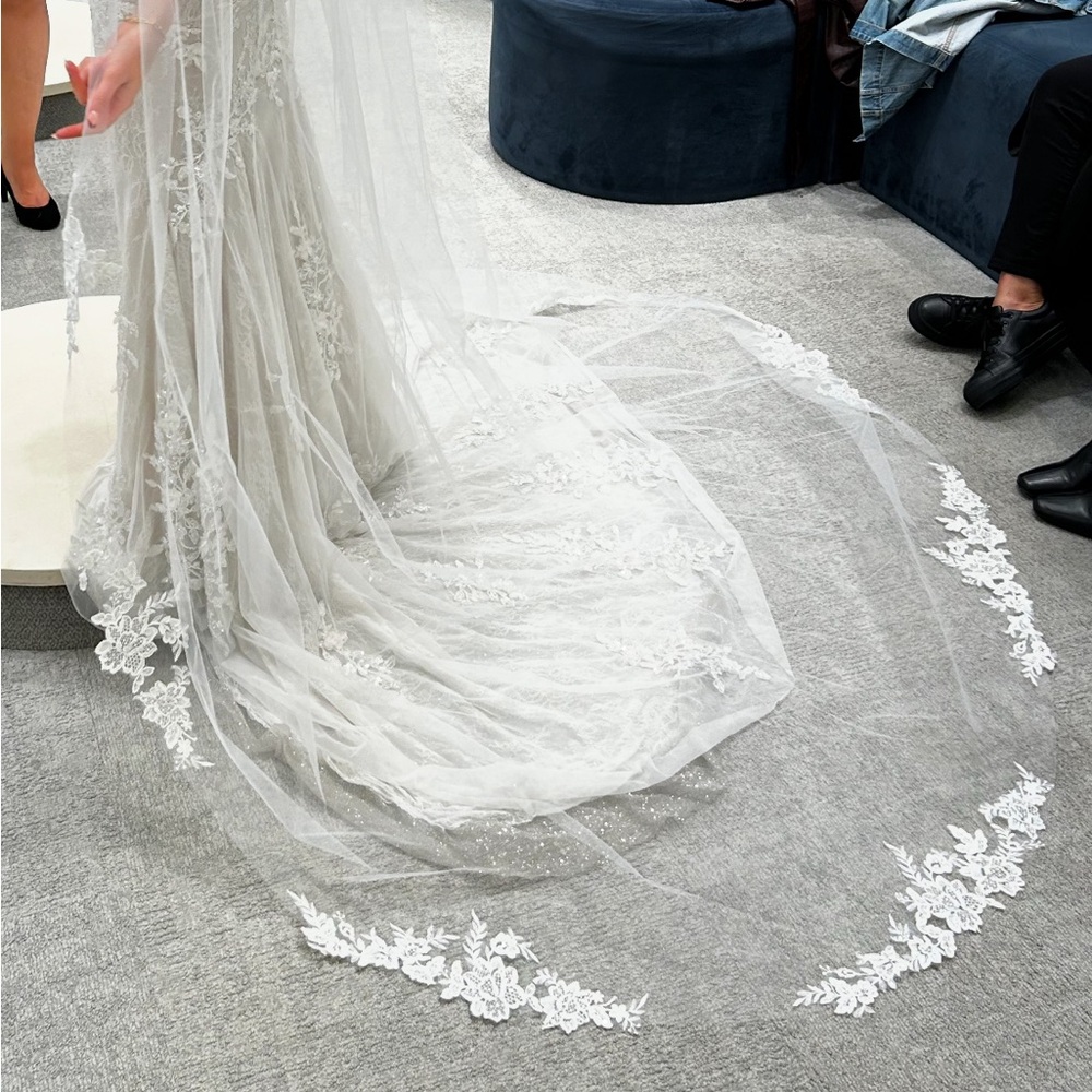 Christie Lauren Lady Lace Cathedral Veil
